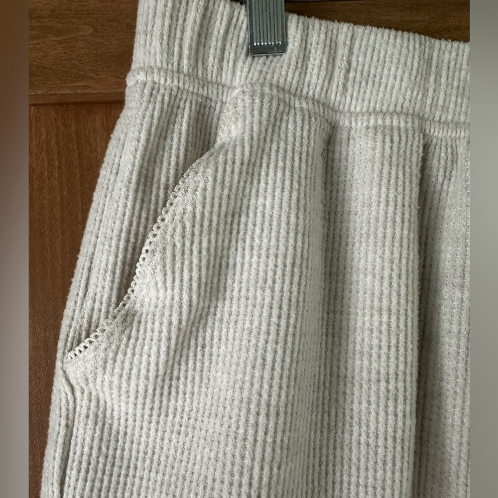 Aerie Cream Waffle Knit Pull On Lounge Shorts Detailed Pockets size XL - Picture 2 of 12